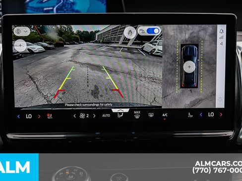 Used 2025 Ford Expedition Platinum AWD/4WD image 38