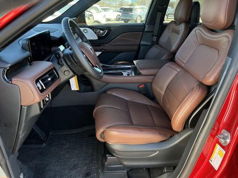 New 2025 Lincoln Aviator Reserve w/ Luxury Package image 25