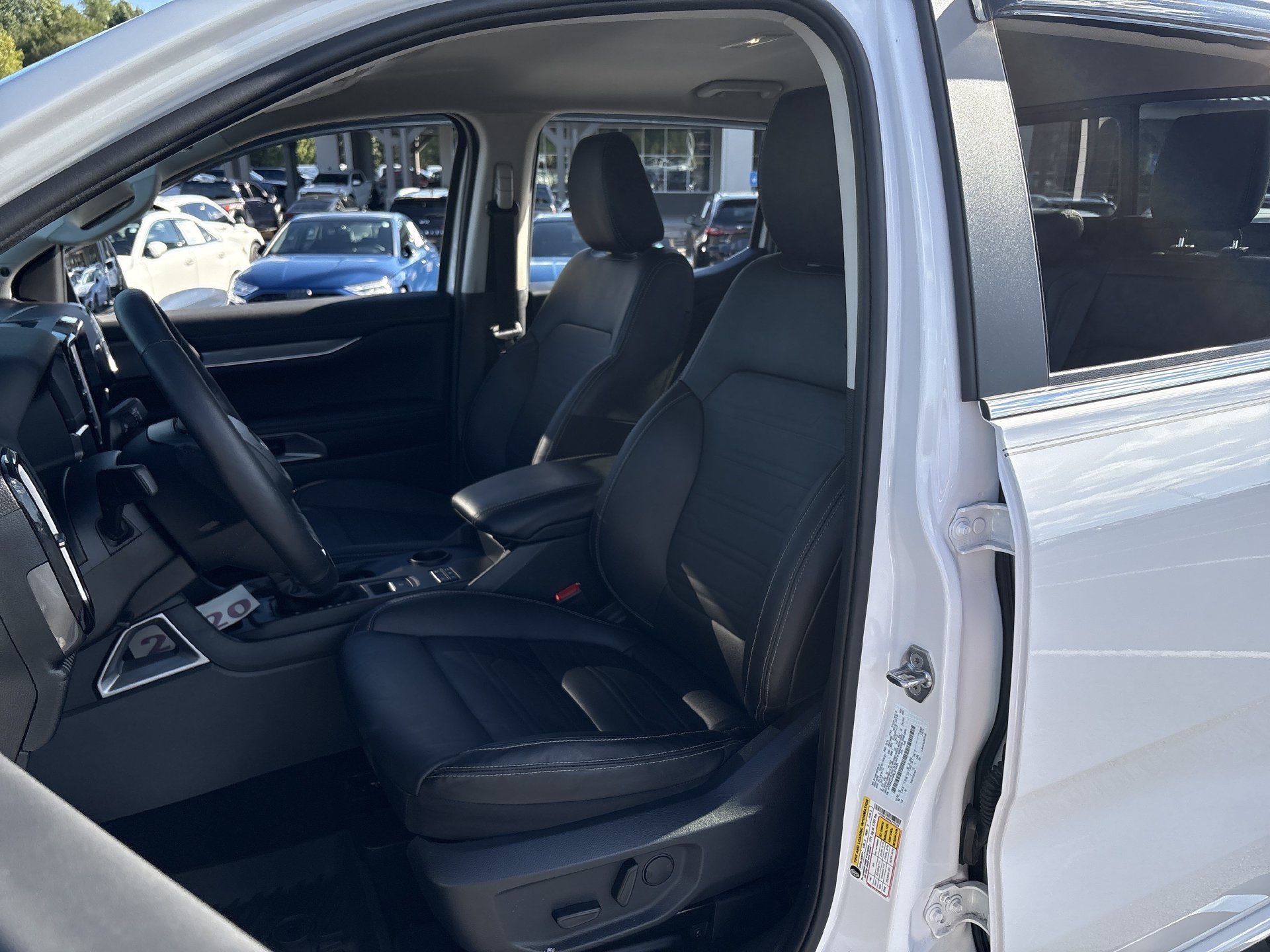 Used 2024 Ford Ranger Lariat w/ Trailer Tow Package RWD image 16