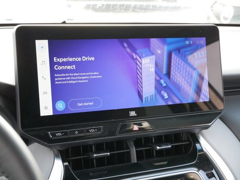 Used 2024 Toyota Venza Limited image 22