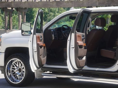 Used 2016 Chevrolet Silverado 1500 High Country AWD/4WD image 15