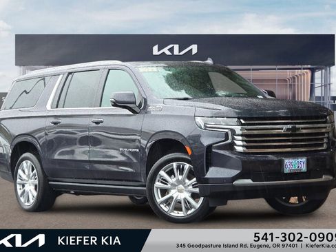 Used 2022 Chevrolet Suburban High Country w/ Premium Package AWD/4WD image 1