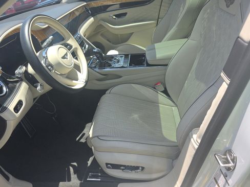 Used 2021 Bentley Flying Spur V8 AWD/4WD image 4