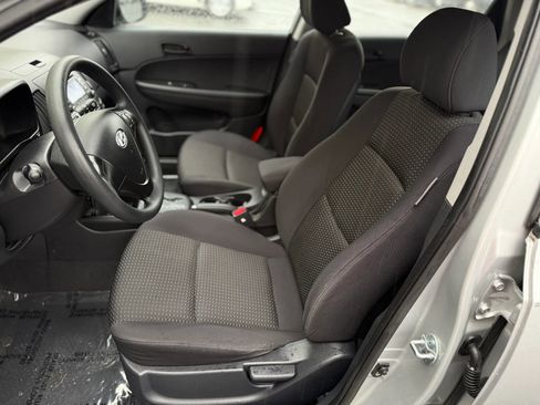 Used 2010 Hyundai Elantra GLS FWD image 16