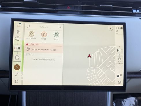 New 2026 Land Rover Range Rover SE image 13