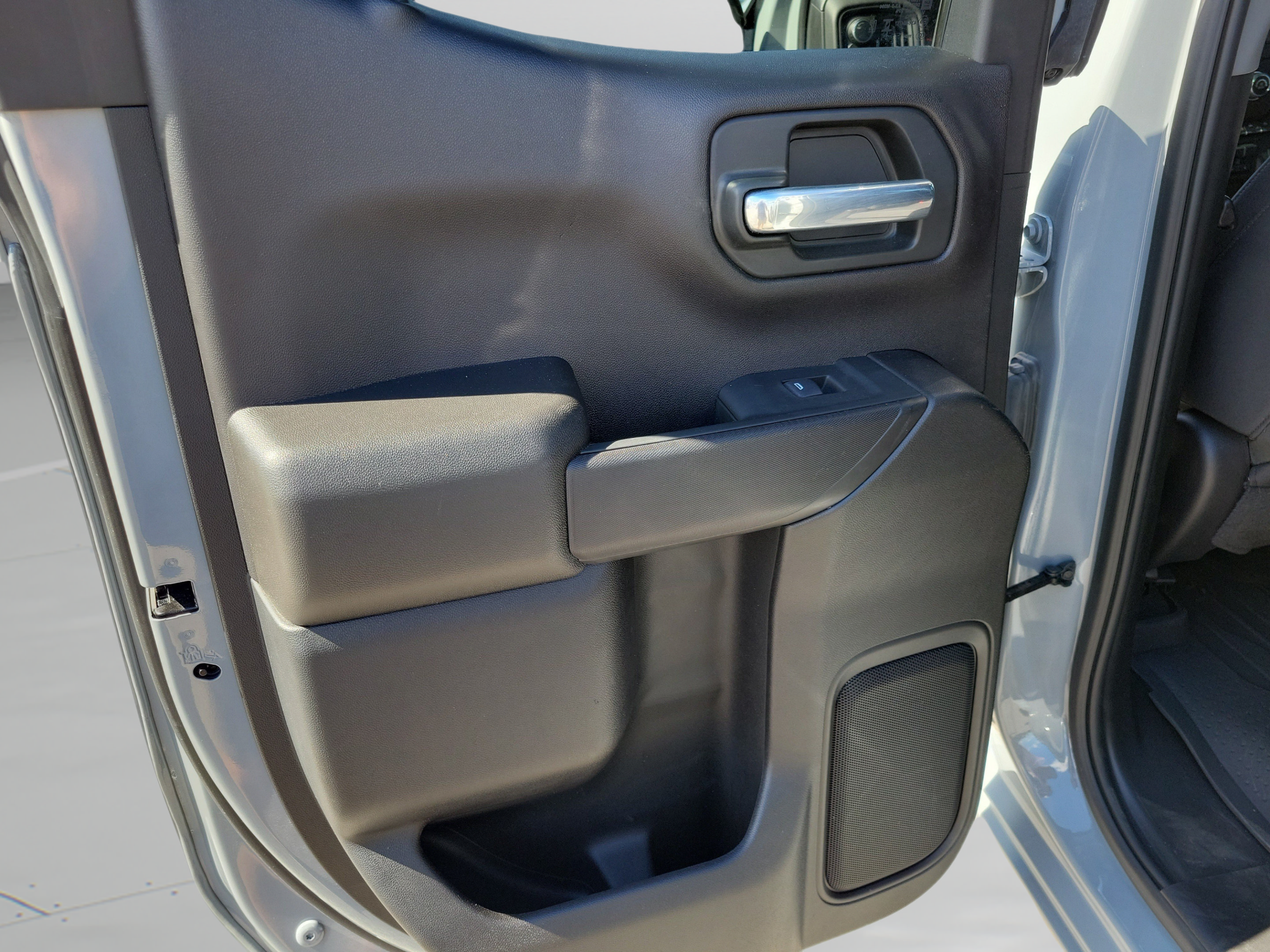 Used 2024 Chevrolet Silverado 1500 Custom w/ LPO, Dark Essentials Package AWD/4WD image 11