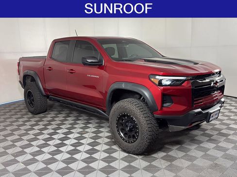 Used 2026 Chevrolet Colorado ZR2 w/ Technology Package AWD/4WD image 2