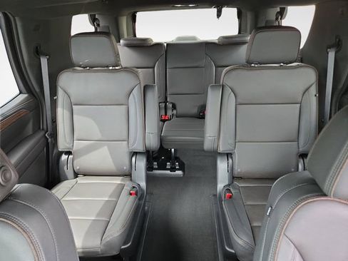Used 2023 Chevrolet Tahoe High Country AWD/4WD image 31