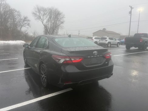 Used 2023 Toyota Camry SE image 8