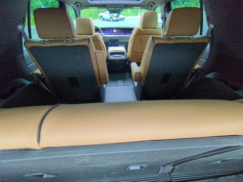 Used 2026 Cadillac Escalade Luxury w/ Touring Package AWD/4WD image 32