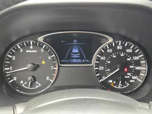 Used 2020 Nissan Pathfinder SL image 11