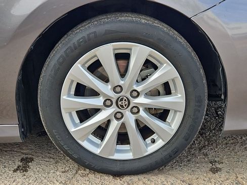 Used 2020 Toyota Camry LE FWD image 29