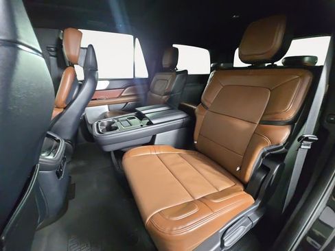 Used 2024 Lincoln Navigator Reserve w/ Equipment Group 201A image 13