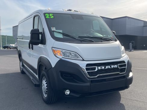 Used 2025 RAM ProMaster 2500 w/ U-Haul Equipment Group FWD image 1