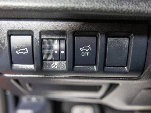 Used 2025 Subaru Outback Limited AWD/4WD image 35