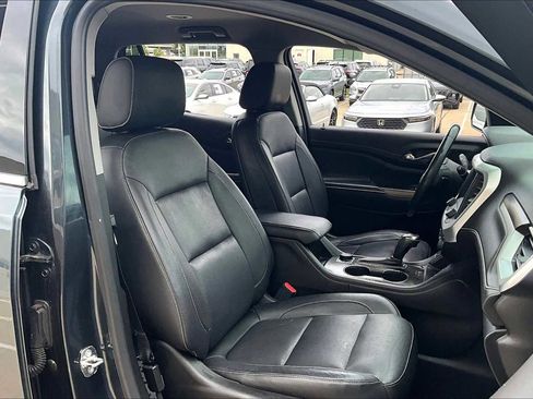 Used 2019 GMC Acadia SLT image 4
