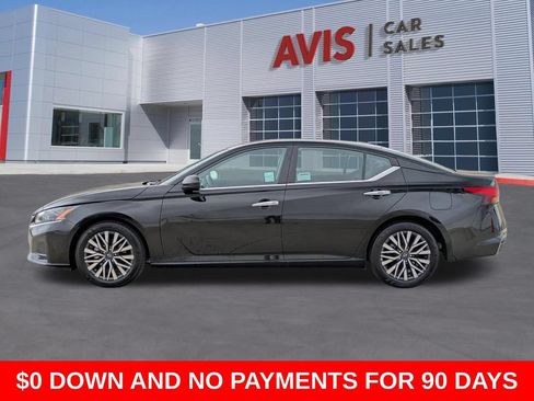 Used 2025 Nissan Altima 2.5 SV FWD image 10