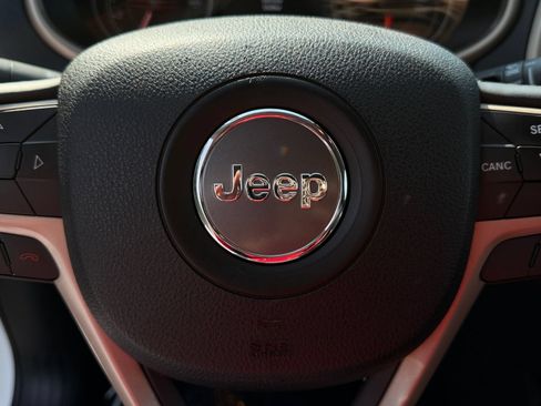 Used 2017 Jeep Cherokee Limited AWD/4WD image 24