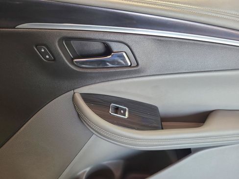 Used 2019 Chevrolet Impala LT FWD image 22