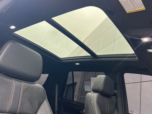 Used 2022 Chevrolet Tahoe RST w/ Sport Performance Package image 15