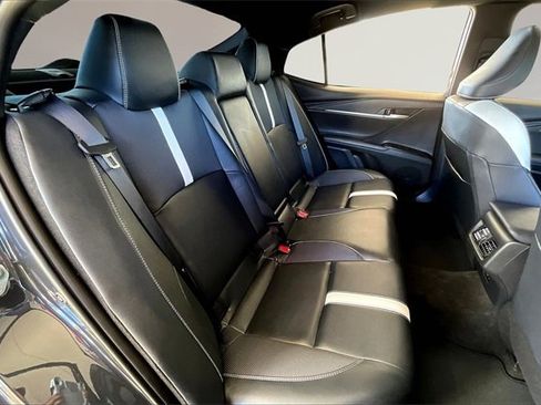 Used 2025 Toyota Camry SE image 20