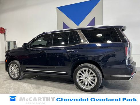 Used 2022 Cadillac Escalade Premium Luxury w/ Performance Package image 7