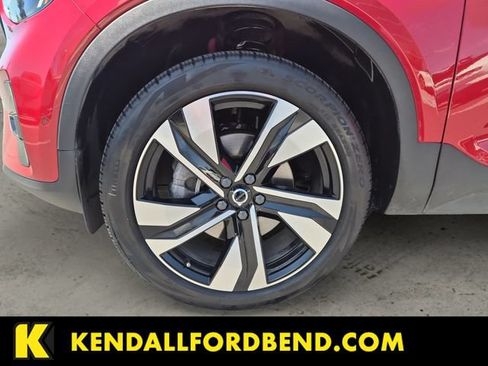 Used 2025 Volvo XC40 B5 Plus w/ Protection Package Premier AWD/4WD image 14