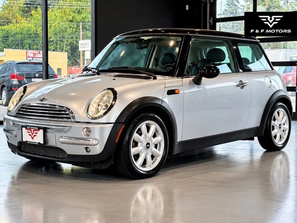 Used 2002 MINI Cooper Hardtop FWD image 2