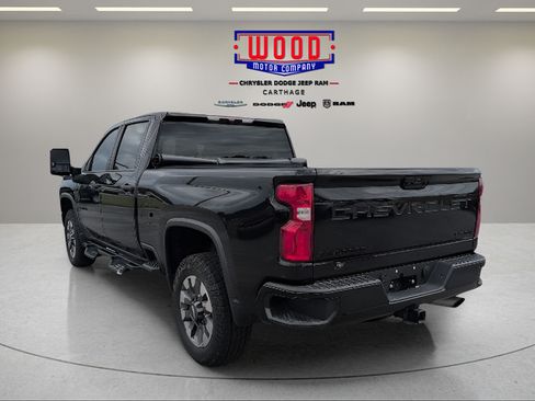 Used 2021 Chevrolet Silverado 2500 Custom w/ Custom Value Package AWD/4WD image 5