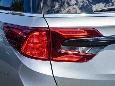 New 2026 Honda Odyssey Touring image 7