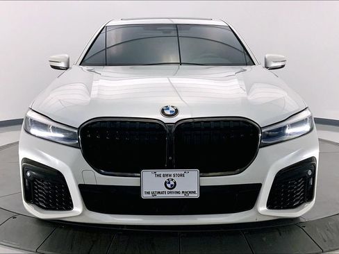 Used 2020 BMW 740i xDrive w/ M Sport Package image 2