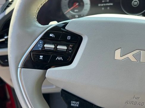 Certified 2023 Kia Niro Wind w/ Wind Preserve Package FWD image 22
