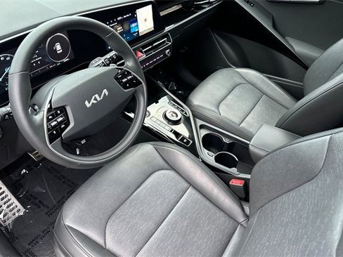 Used 2023 Kia Niro Wave image 10