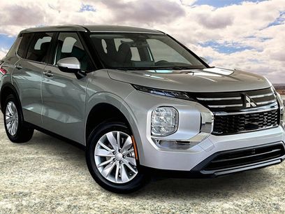 New 2025 Mitsubishi Outlander ES