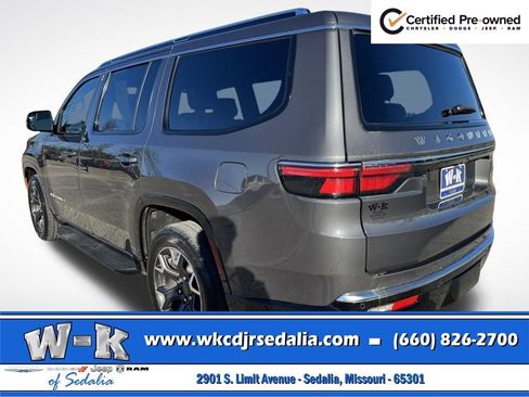 Certified 2024 Jeep Wagoneer Series III AWD/4WD image 6