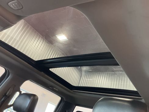 Used 2018 Ford F150 Lariat w/ Equipment Group 502A Luxury AWD/4WD image 13