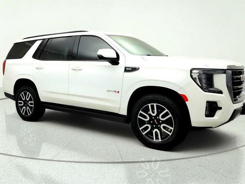 Used 2024 GMC Yukon AT4 w/ Technology Package AWD/4WD image 3