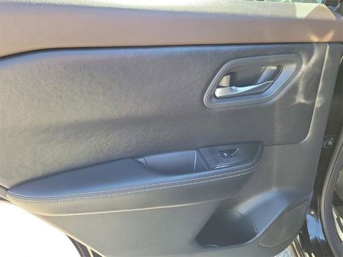 Certified 2022 Nissan Rogue SV image 17