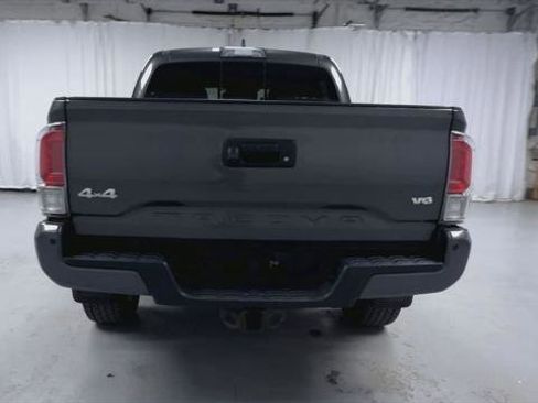 Certified 2018 Toyota Tacoma Limited AWD/4WD image 22