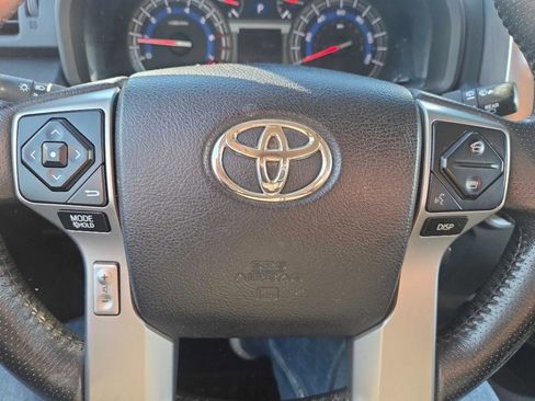 Used 2014 Toyota 4Runner SR5 AWD/4WD image 12
