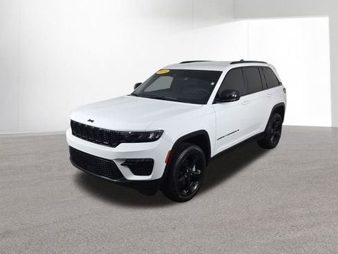 Used 2024 Jeep Grand Cherokee Limited w/ Black Appearance Package image 42