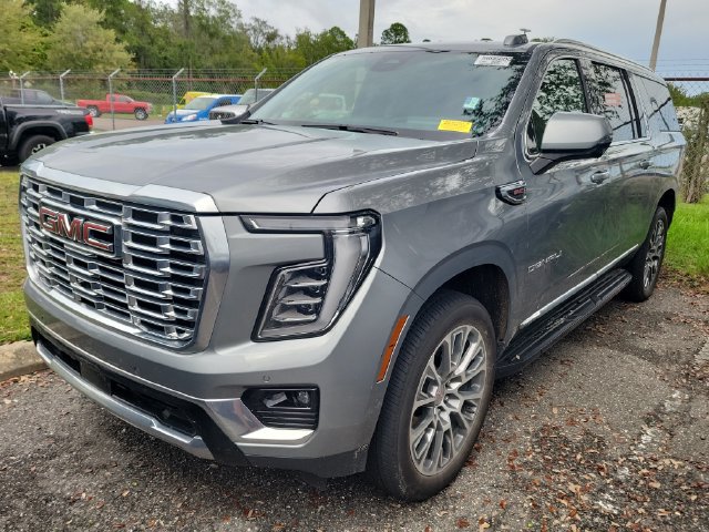 Used 2025 GMC Yukon XL Denali AWD/4WD image 4