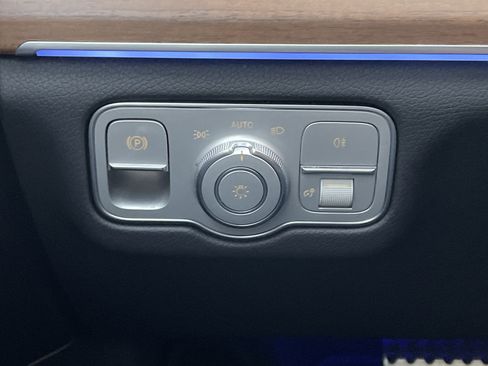 Certified 2025 Mercedes-Benz GLS 450 4MATIC image 26