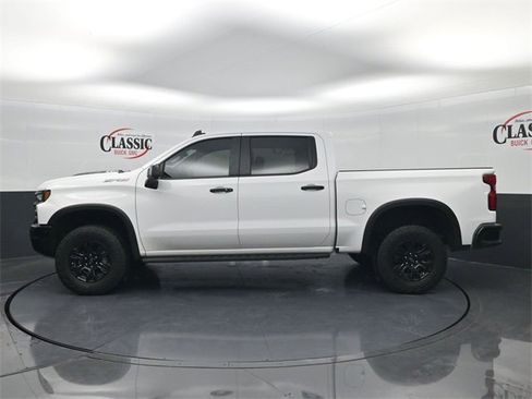 Used 2023 Chevrolet Silverado 1500 ZR2 w/ Technology Package image 2