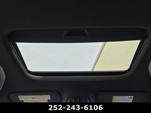 Used 2025 Buick Envista Avenir image 11