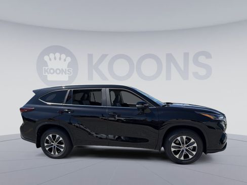 New 2026 Toyota Highlander XLE AWD/4WD image 8