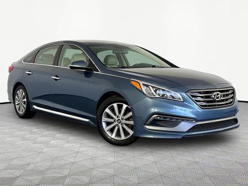 Used 2017 Hyundai Sonata Limited w/ Cargo Package FWD image 3