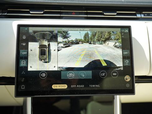 Used 2025 Land Rover Range Rover SE AWD/4WD image 31