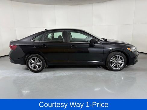 Used 2024 Volkswagen Jetta SE FWD image 11