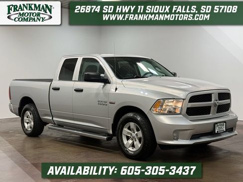 Used 2017 RAM 1500 Express RWD image 1